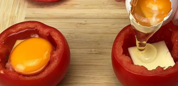 Przyrządzanie cudownej jajecznicy bezpośrednio w pomidorze: pysznie i pięknie