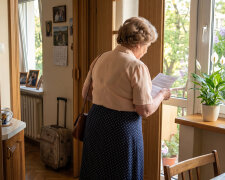 Na trzy tygodnie sanatorium w Ciechocinku zostawiłam wnukowi klucze, żeby podlewał kwiatki. Wróciłam w niedzielę, w łazience wisiały trzy nowe ręczniki, równo złożone. Na lodówce kartka po angielsku i po polsku: "Check-out do jedenastej"