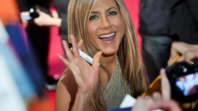 Aniston jadła tę samą sałatkę każdego dnia na planie serialu „Przyjaciele”. Przepis stał się popularny w mediach społecznościowych