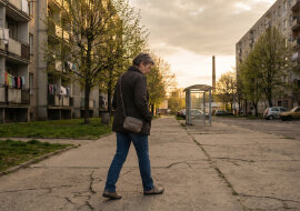 Pożyczyłam koleżance z pracy 8 tysięcy na naprawę dachu. Oddawała po 200 złotych miesięcznie. Po sześciu miesiącach przestała. Kiedy zapytałam, powiedziała: "Halinka, ja ci oddaję - w innej walucie"