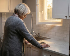 Pożyczyłam zięciowi 30 tysięcy na remont. Minęły trzy lata. Kiedy w końcu wspomniałam o pieniądzach, córka powiedziała coś, po czym nie rozmawiałyśmy przez pół roku
