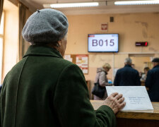 Odkładałam pieniądze na wesele wnuczki przez pięć lat. Kiedy przyszło co do czego, syn powiedział, żebym dała je jemu - bo "on lepiej wie, na co je wydać"
