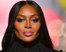 „Czy nie jest już trochę za późno?”. Paparazzi przyłapali Naomi Campbell na spacerze z córeczką