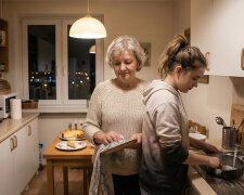 Wnuczka przyszła do mnie i powiedziała, że nie chce mieszkać z mamą. Córka dzwoni codziennie i krzyczy, że nastawiam dziecko przeciwko niej. A ja po prostu nie potrafię zamknąć drzwi przed własną wnuczką