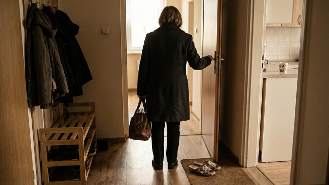 Dawałam córce klucze do mieszkania, żeby miała "na wszelki wypadek". Wróciłam z sanatorium tydzień wcześniej. Córka wynajmowała moje mieszkanie turystom