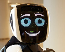Tysiące ludzi chcą sprzedać swoje twarze i głosy na rzecz robotów