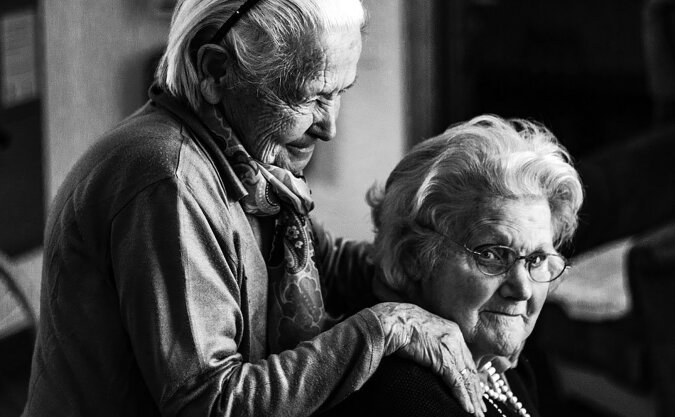 "Życiem należy się delektować każdego dnia. Życie to nie impreza, ale póki żyjemy, musimy tańczyć": 83-letnia kobieta napisała list do przyjaciółki