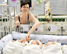 Kobieta w wieku 65 lat urodziła czworo dzieci. Jak wygląda ich życie po 3 latach?