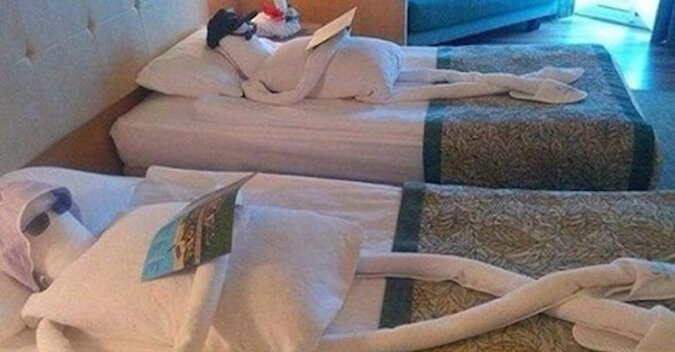 Pokojowa w hotelu pokazała niesamowite zdolności do składania ręczników