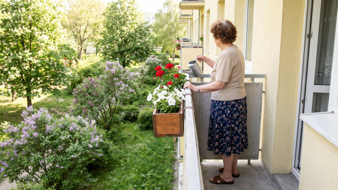 Lekarka rodzinna przy mierzeniu ciśnienia zapytała, czy to prawda, że coraz częściej się gubię, "bo syn dzwonił i bardzo się martwi". Od operacji biodra syn ma moje pełnomocnictwo do ZUS-u. W piątek przywiózł do podpisania jeszcze jedno