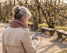 Wnuczka poprosiła o laptopa na studia. Kupiłam jej za trzy tysiące dwieście złotych. Po tygodniu zobaczyłam na OLX ogłoszenie - mój laptop, jej numer telefonu