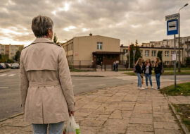 Wnuczka ma 12 lat i prosi mnie, żebym nie przychodziła po nią do szkoły. Powiedziała: "Babciu, dziewczyny się śmieją." Wcześniej biegła do mnie przez cały dziedziniec