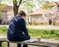 Na rachunku męża znalazłam przelew na 1000 zł miesięcznie. Nie na kochankę - na dom opieki. Przez trzy lata płacił za mojego ojca, o którym ja sama nie chciałam słyszeć