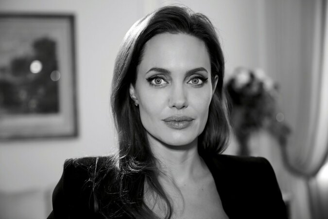 „Szalona miłość szybko przeminie, a miłość dwojga szaleńców nigdy”: 20 wspaniałych i mądrych cytatów pięknej Jolie