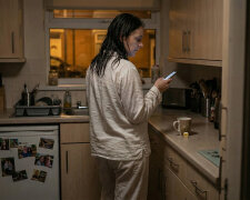 Mąż powiedział, że jedzie na dyżur. Wieczorem sąsiadka napisała mi zdjęcie z restauracji - siedział przy stoliku naprzeciwko jej męża. Zadzwoniłam do niego - odebrał i powiedział, że jest w pracy