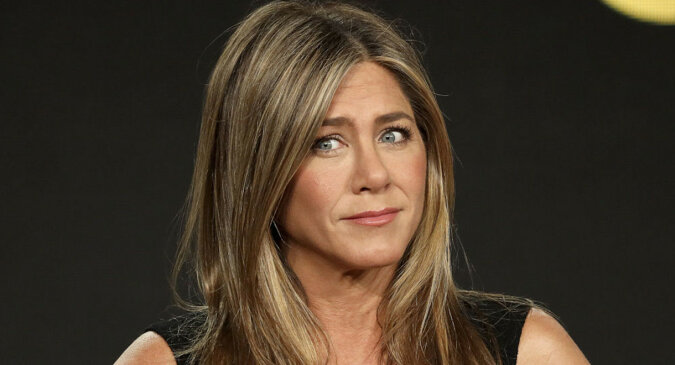 Biznesowy i spektakularny: nowy wizerunek Jennifer Aniston jest omawiany w Internecie