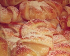 Niesamowite ciasto francuskie z jabłkiem. Miękkie i soczyste