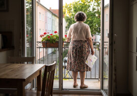 Odkąd córka wróciła po urlopie do pracy, biorę wnuki od poniedziałku do piątku. Przy obiedzie starsza wnuczka zapytała, na co zbieram te pieniądze, które mama co miesiąc daje mi za opiekę