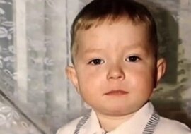 8 letni chłopiec musiał opiekować się matką. Sam rąbał drzewo i gotował, doczekał się pomocy dopiero po 8 latach
