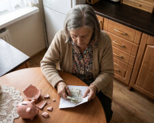 Wnuczka przyszła do mnie zapłakana i powiedziała, że mama zabrała pieniądze z jej skarbonki - ponad dwa tysiące, które dziecko zbierało trzy lata. Córka powiedziała, że to pożyczka i że odda