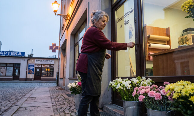Mam 61 lat i od marca spotykam się z mężczyzną poznanym w sanatorium. Syn powiedział mi przy świadkach: „Jak go wprowadzisz, to nie licz, że wnuki tu jeszcze kiedyś przyjdą"