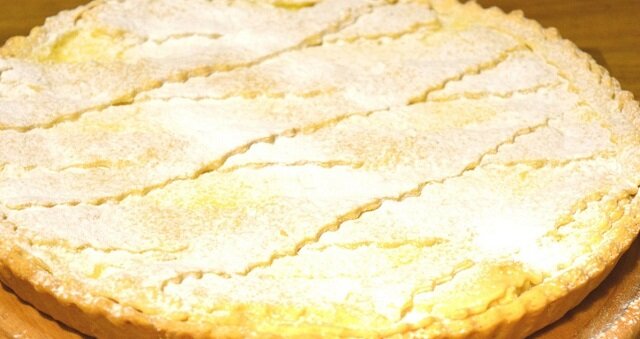 Najbardziej puszyste ciasto z kremem cytrynowym z niezwykłego ciasta piaskowego