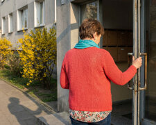 Sąsiadka oddała mi 200 złotych z pięciuset, które pożyczyła. Kiedy tydzień później zapytałam o pozostałe trzysta, powiedziała wszystkim sąsiadkom na klatce, że ją nękam przez trzysta złotych