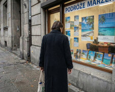 Sąsiadka płakała, że nie ma za co wykupić leków, więc oddałam jej pieniądze odkładane na okulary. Tydzień później spotkałam ją w biurze podróży, kiedy wpłacała zaliczkę na wakacje