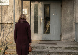 Siostra poprosiła, żebym podpisała się jako poręczyciel jej kredytu. Mówiła, że to formalność. Trzy miesiące później przestała odbierać telefon