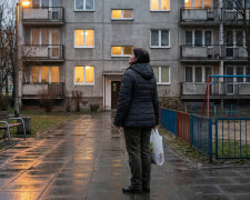 Mąż od dwóch miesięcy wraca z pracy o tej samej porze co zawsze, ale pachnie inaczej. Nie perfumami, nie alkoholem - po prostu inaczej. Jakby był w mieszkaniu, w którym ktoś gotuje