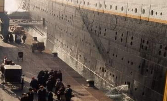 Kiedy zaczął tonąć „Titanic”, milioner John Jacob Astor IV oddał swoją łódź ratunkową dwóm przestraszonym dzieciom