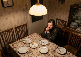 Pożyczyłam bratowej 10 tysięcy na operację. Kiedy przy rodzinnym obiedzie delikatnie wspomniałam o długu, brat wstał od stołu i powiedział, że nie wypada rozmawiać o pieniądzach przy dzieciach