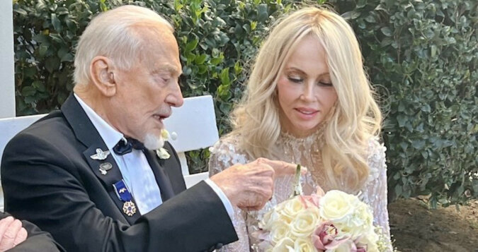 Człowiek, który stanął na powierzchni Księżyca, 93-letni Buzz Aldrin, ożenił się po raz czwarty