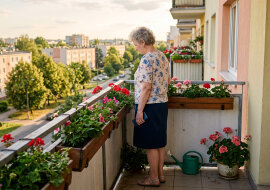 Od pięciu lat mam wnuki od poniedziałku do piątku. We wtorek powiedziałam córce, że dostałam termin na operację zaćmy - wreszcie, po roku czekania. Odpisała: „a da się to przełożyć na ferie? Teraz naprawdę nie ma jak"