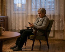 Na osiemnastkę wnuka syn powiedział: "Mamo, nie musisz przyjeżdżać, będzie tłok." Na zdjęciach z imprezy na Facebooku policzyłam dwanaście osób. Była teściowa jego żony