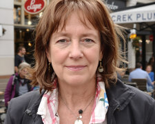 "W kolejce do apteki usłyszałam znajomy głos": Odwróciłam się i zobaczyłam twarz, której nie widziałam od czterdziestu lat