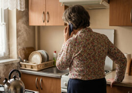 Wnuczka zapytała mnie, dlaczego nie byłam na jej przedstawieniu w szkole. Odpowiedziałam, że nikt mi nie powiedział. Dziewczynka popatrzyła na mnie i powiedziała: "Ale babciu, mama mówiła, że ty nie chcesz przychodzić"