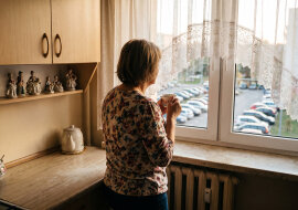 Z Halinką chodzimy na gimnastykę dla seniorów od pięciu lat. W zeszłym tygodniu instruktorka pomyliła nasze ankiety. W rubryce „powód uczęszczania" Halinka napisała: „żeby choć godzinę w tygodniu nie być samej"