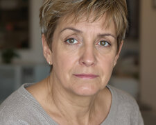 Znalazłam pod stołem w kuchni zmięty paragon. Jedna pozycja - bukiet róż za 180 zł. A przecież ja w tym dniu róż nie dostałam