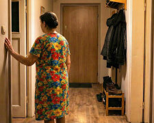 Sprzedałam działkę po rodzicach i podzieliłam pieniądze po równo między trójkę dzieci. Nikt nie podziękował. Dzieci stwierdziły, że powinnam dać im też swoją połowę