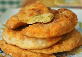 Pierogi z ziemniakami w szybki sposób. Są bardzo podobne do belyashi