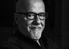 "Wszystko mija i musimy pozwolić ludziom odejść, niezależnie od tego, jak trudne to jes": Paulo Coelho opowiada, jak zacząć wszystko od czystej kartki