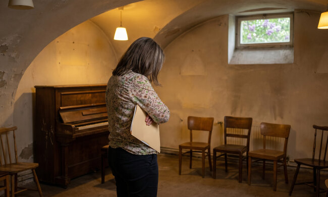 Całe życie wstydziłam się swojego głosu - mąż mówił, że śpiewam jak zepsuta rura. W ubiegłym roku córka zaciągnęła mnie na chór parafialny - poszłam, żeby dała mi spokój