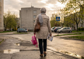 Synowa zapisała wnuczkę na trzy zajęcia dodatkowe. Po miesiącu okazało się, że na każde z nich ja mam ją wozić - i że za karnety zapłaciłam ja, bo "przecież babcia chciała zrobić prezent"