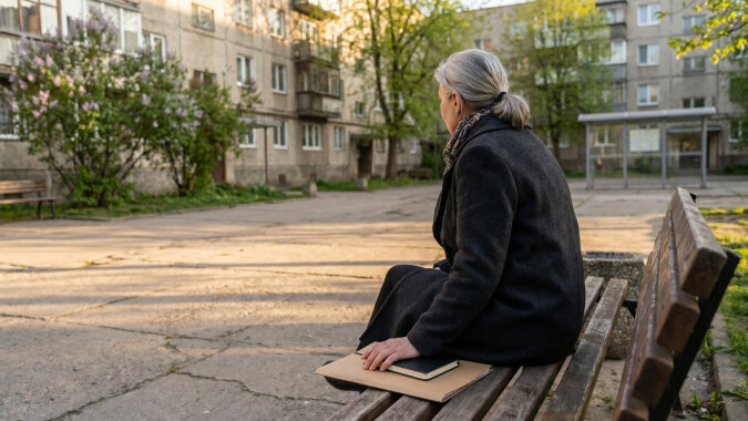Wnuczka zabrała mnie do przychodni i sama rozmawiała z lekarzem, „żebym się nie denerwowała". Wyniki odebrała i schowała do torebki. Dopiero z karty wypisowej, wystawionej na moje nazwisko, dowiedziałam się, co naprawdę mam