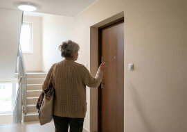 Wnuczka ma czternaście lat i od dwóch lat nie była u mnie ani razu. Synowa wyjaśniła, że dziecko jest w takim wieku, że babcia to "nie priorytet"