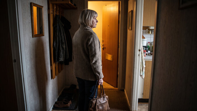 Dwa lata temu poznałam dobrego człowieka, chciał, żebyśmy zamieszkali razem nad morzem. Zostałam, bo córka mówiła, że „bez babci sobie nie poradzą" z maluchami