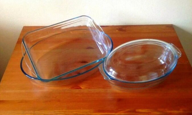 Moje szklane naczynia są jak nowe. 3 proste sposoby na usunięcie wszystkich zabrudzeń bez konieczności stosowania różnych środków kupowanych w sklepie