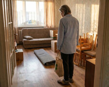 Trzydziestoletni syn z żoną i dzieckiem zamieszkali u mnie "na chwilę, bo remont". Remont skończyli pół roku temu. Wczoraj synowa przestawiła meble w salonie bez pytania