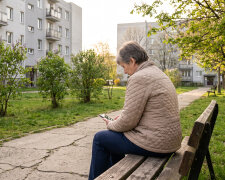 Sąsiadka wróciła z Krety i pokazała mi zdjęcia z hotelu. „O, twojego męża też tam widziałam, przy basenie z jakąś panią". Mąż był wtedy „na szkoleniu w Radomiu"